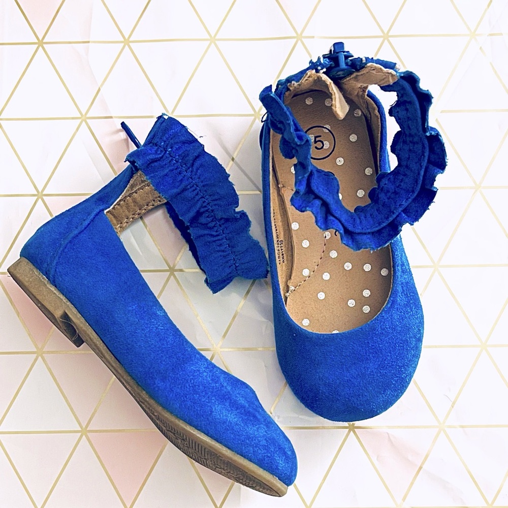 Cat & Jack Size 5 Royal blue shoes